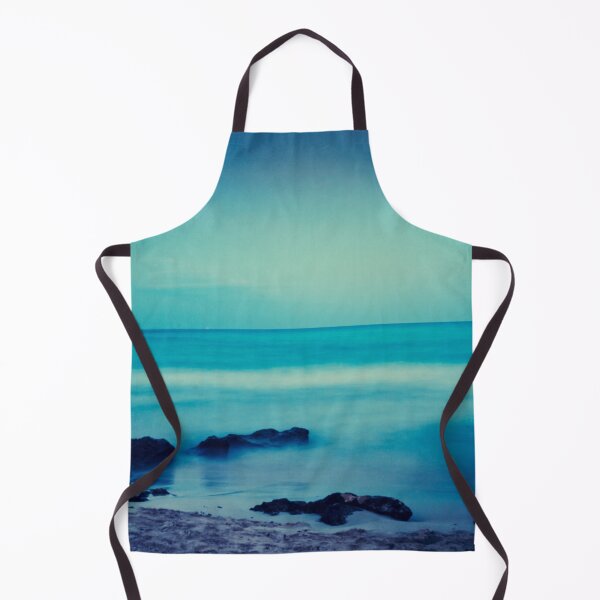 Artikelvorschau, Moody Blue Mittelmeer - Langzeitbelichtung Foto entworfen und verkauft von Dyrk Wyst Redbubble Shop.
