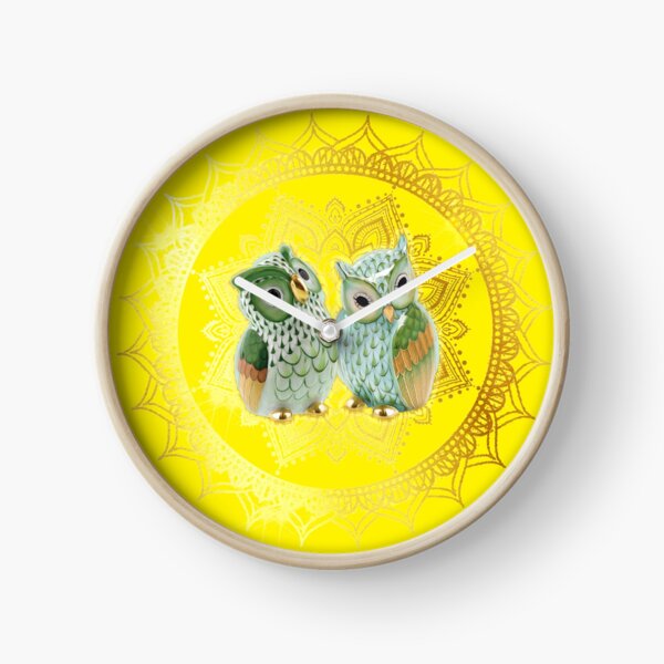Vista previa del artículo con la obra «MANDALA DE ORO DE LOS GUARDIANES DE BÚHO - Jaune Vif», diseñado y vendido por Art-PraveenRai.