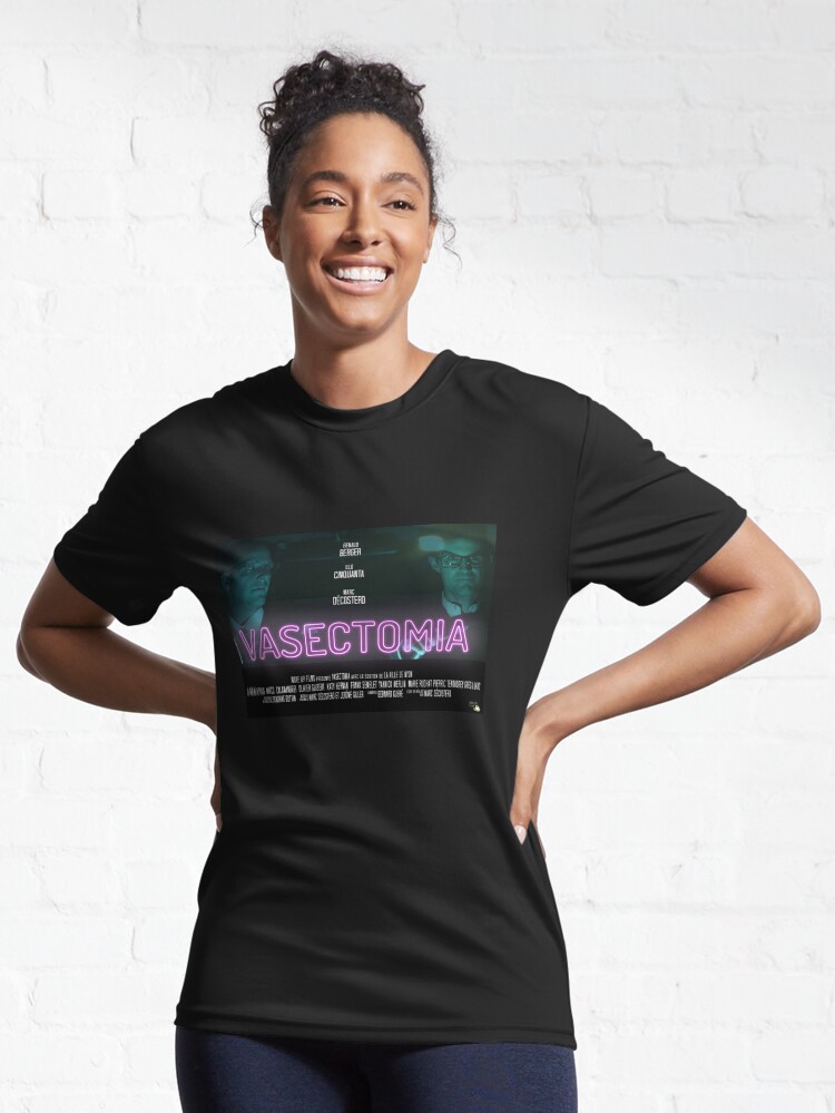 Aperçu 6 sur 7. T-shirt respirant avec l'œuvre Duo de choc créée et vendue par WUFilms.