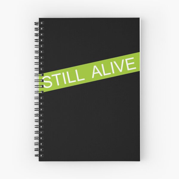Artikelvorschau, "Still alive" Slogen Typo Geschenk Überlebender entworfen und verkauft von YGGE.