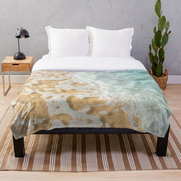 Aperçu de l'œuvre Blue Beach Tropical Ocean Bleached Bubbles Été fané créée et vendue par Wizardofpizza.