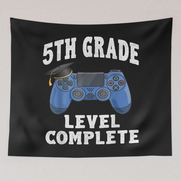Aperçu de l'œuvre 2021 5e année Graduation Gamer Graduation garçons et filles TShirt18 créée et vendue par etamarapk.