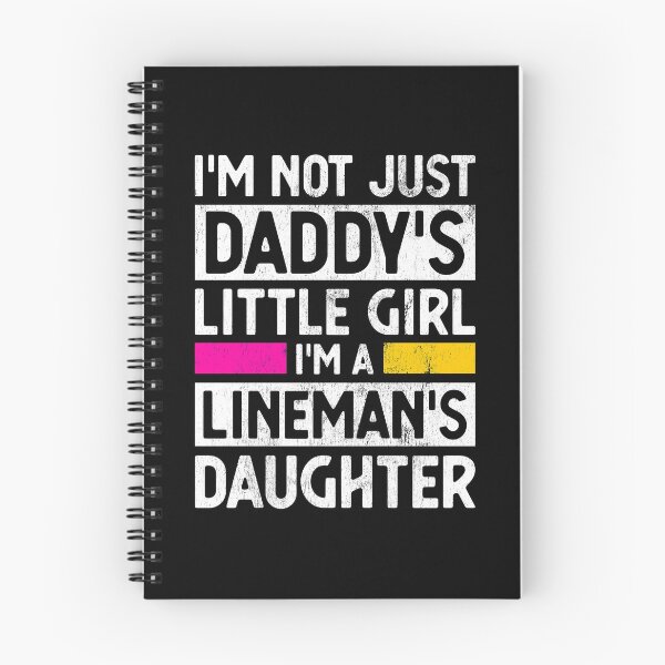 Artikelvorschau, Ich bin nicht nur Papas kleines Mädchen, ich bin ein Linemans Tochtergeschenk entworfen und verkauft von WYGSTORE.