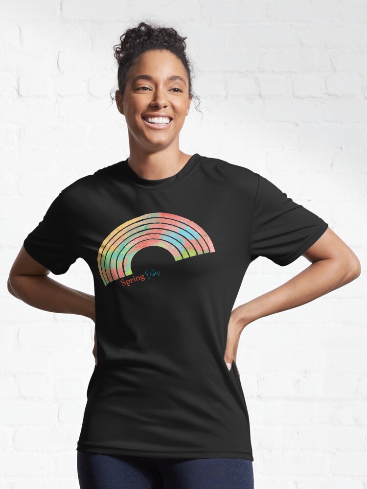 Aperçu 6 sur 7. T-shirt respirant avec l'œuvre Spring Vibes créée et vendue par 1mondeapart.