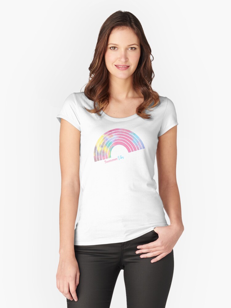 Aperçu 1 sur 3. T-shirt échancré avec l'œuvre Summer Vibes créée et vendue par 1mondeapart.