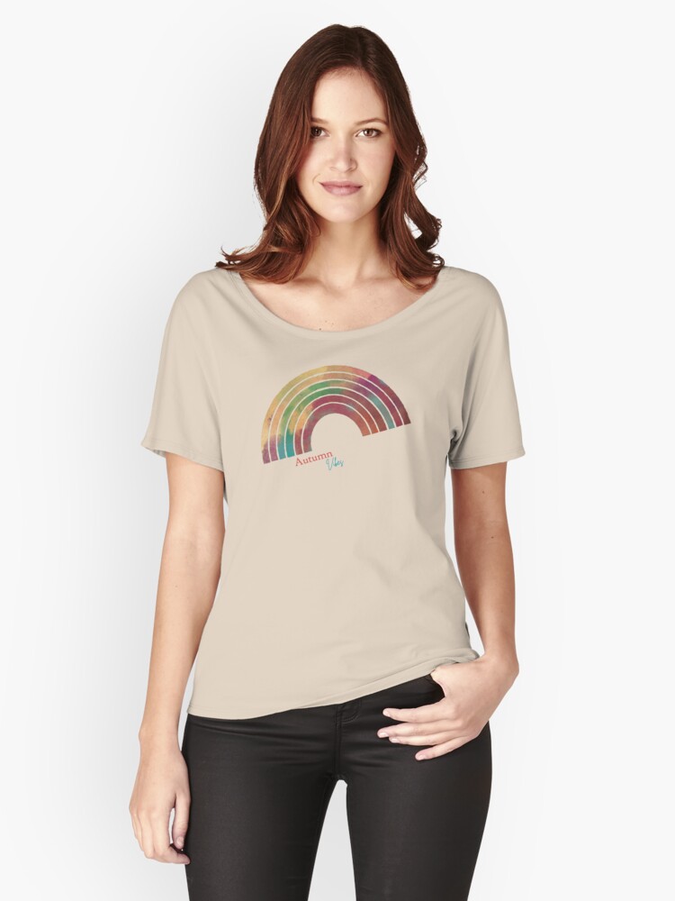 Aperçu 1 sur 3. T-shirt coupe relax avec l'œuvre Autumn Vibes créée et vendue par 1mondeapart.