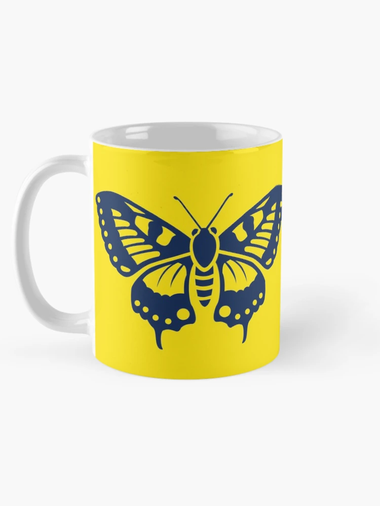 Aperçu 5 sur 6. Mug à café avec l'œuvre Beautiful Butterfly créée et vendue par Patternsonly.