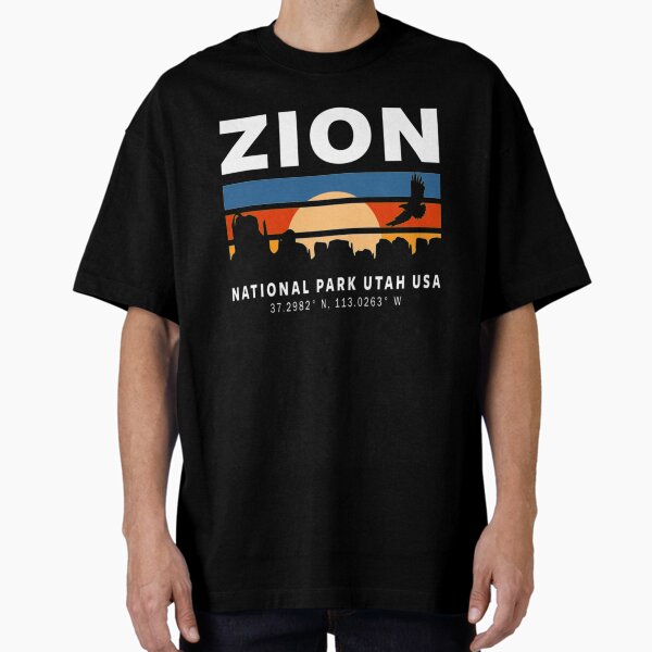 Vista previa del artículo con la obra «Camiseta Retro The Sun del Parque Nacional Zion vintage», diseñado y vendido por Clavitaps.