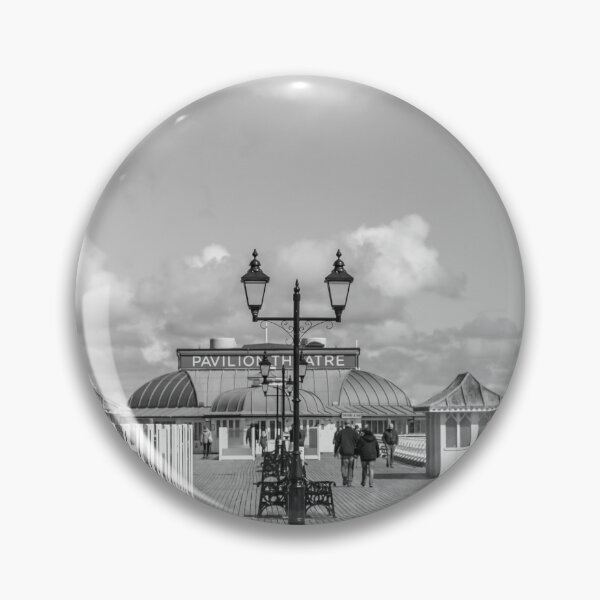 Artikelvorschau, Cromer pier on the Norfolk coast entworfen und verkauft von yackers1.