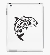 Riesige Trevally Jumping Tribal Art iPad-Hülle & Klebefolie