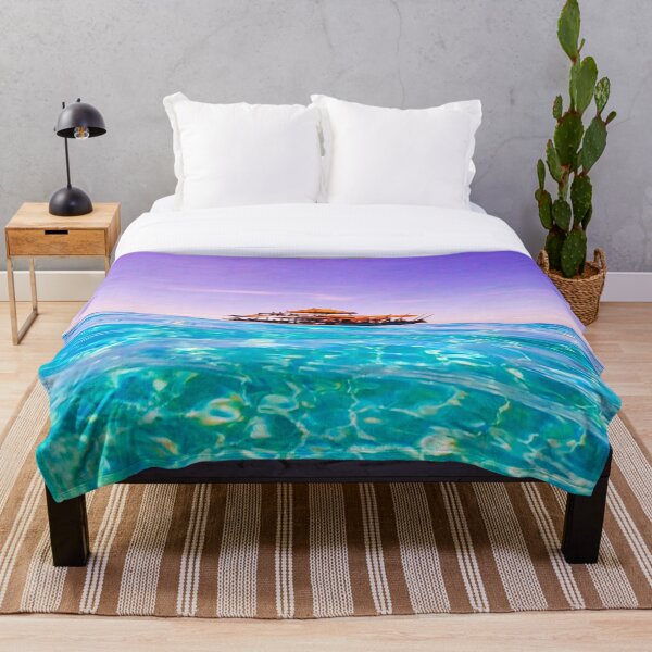 Artikelvorschau, Holographische Schatten des blauen Ozeans Summer Beach Wellen mit Vintage Yacht unter dem klaren Himmel entworfen und verkauft von AishwaryaMathur.