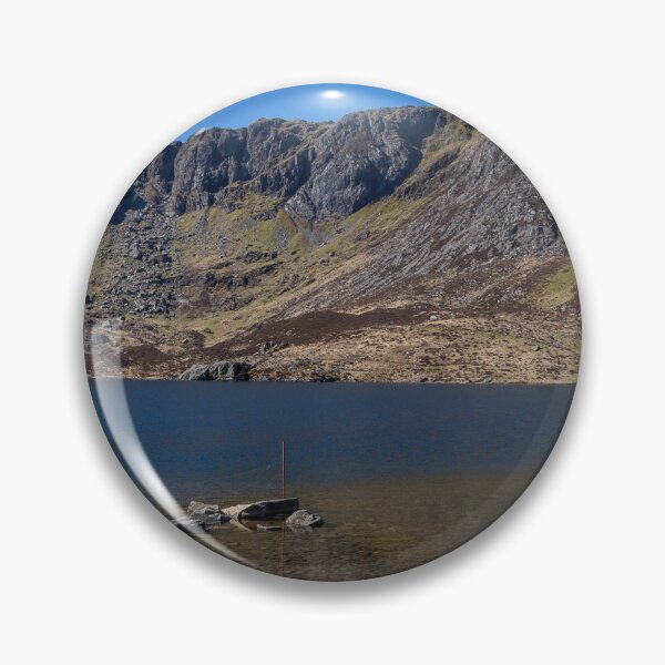 Artikelvorschau, Y Garn und Llyn Idwal entworfen und verkauft von Leighton Collins.