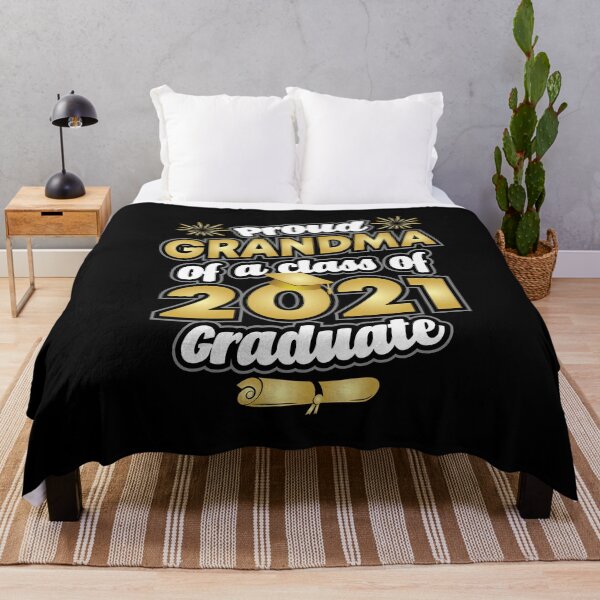 Artikelvorschau, Stolze Oma eines Abschlusses 2021 entworfen und verkauft von Hananiah Merch.
