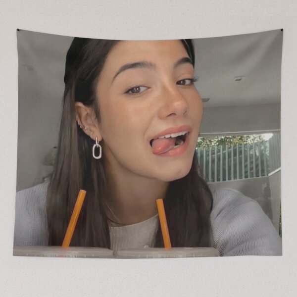 Artikelvorschau, Charli damelio entworfen und verkauft von Mya-boutique.