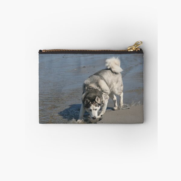 Item preview, Husky Leeloo en la playa designed and sold by Angelika Kjeller.