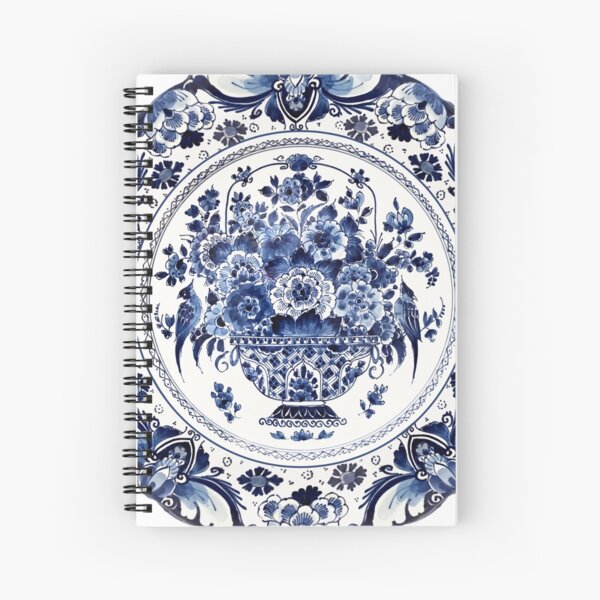 Aperçu de l'œuvre Panier à fleurs bleu Royal Delft créée et vendue par Bethany Gustafson.