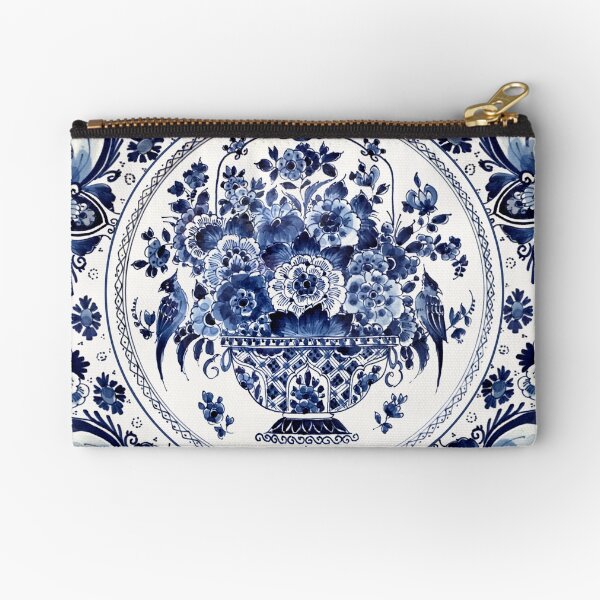 Artikel-Vorschau von Royal Delft Blauer Blumenkorb, designt und verkauft von Bethany Gustafson.