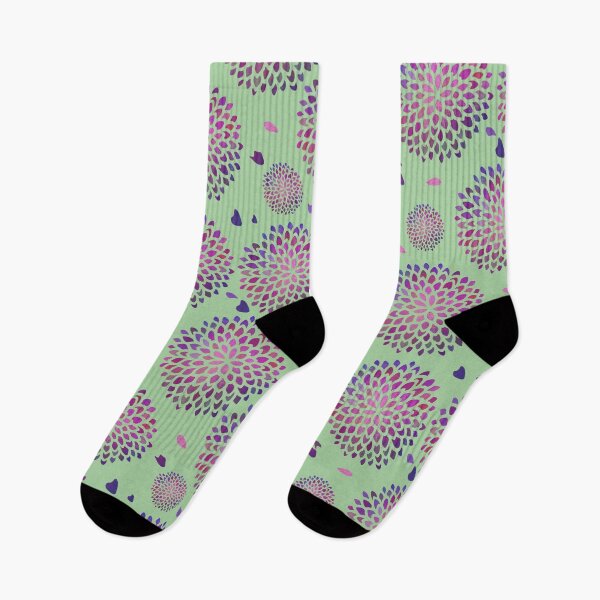Aperçu de l'œuvre Art botanique | Dahlia Purple Foil Half Drop Pattern Soft Green BG créée et vendue par Old Urban Farmhouse Design Studio.