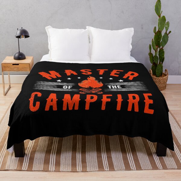 Aperçu de l'œuvre Master of the Campfire Adventurer Camper Bonfire Outside Top Squatch Camp Bigfoot Bonfire Tent Camping créée et vendue par shirti.