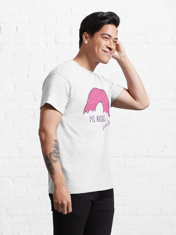 Vista alternativa de Camiseta clásica Mi arcoiris favorito - fondos claros