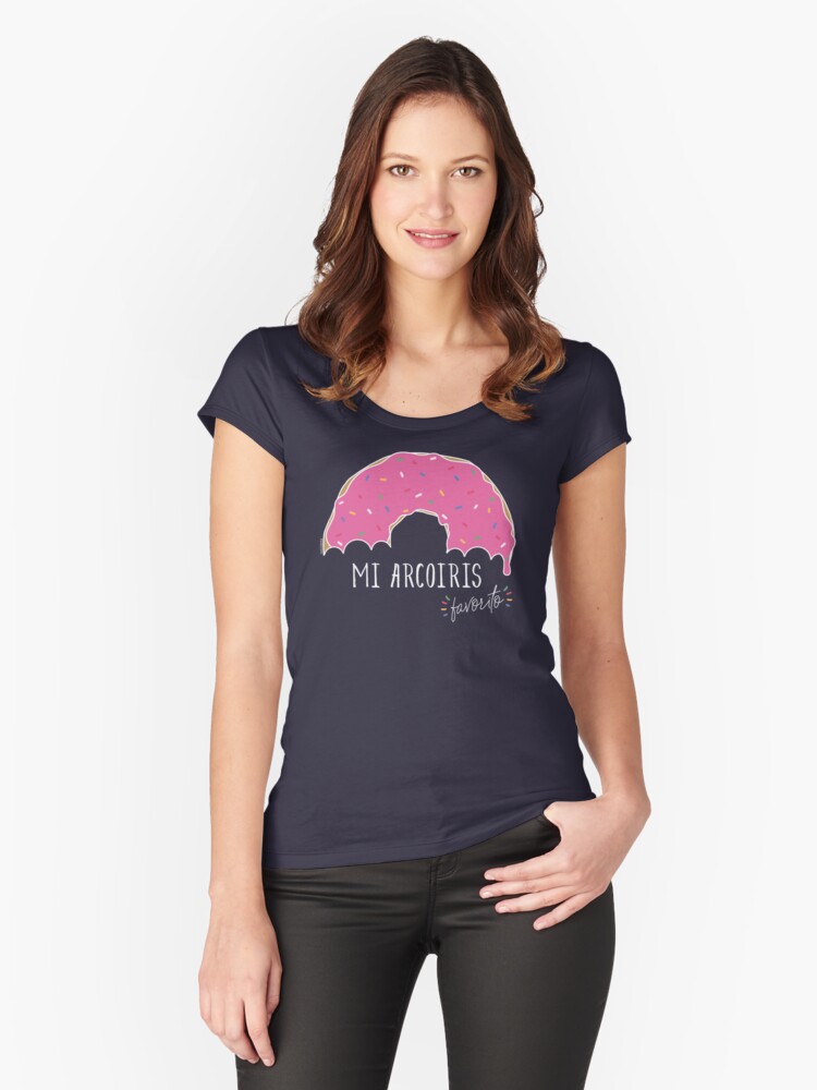 Imagen 1 de 3, Camiseta entallada de cuello ancho con la obra Mi arcoiris favorito - fondos oscuros, diseñada y vendida por Nutricienta.