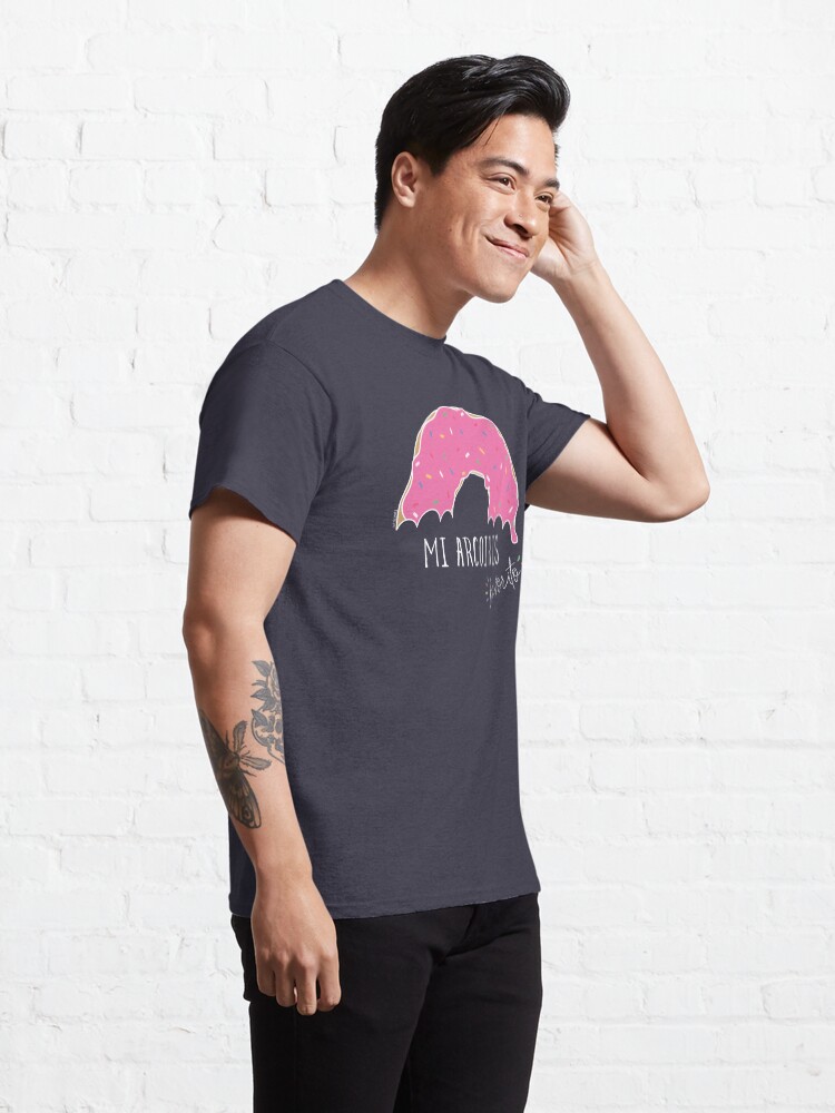 Vista alternativa de Camiseta clásica Mi arcoiris favorito - fondos oscuros