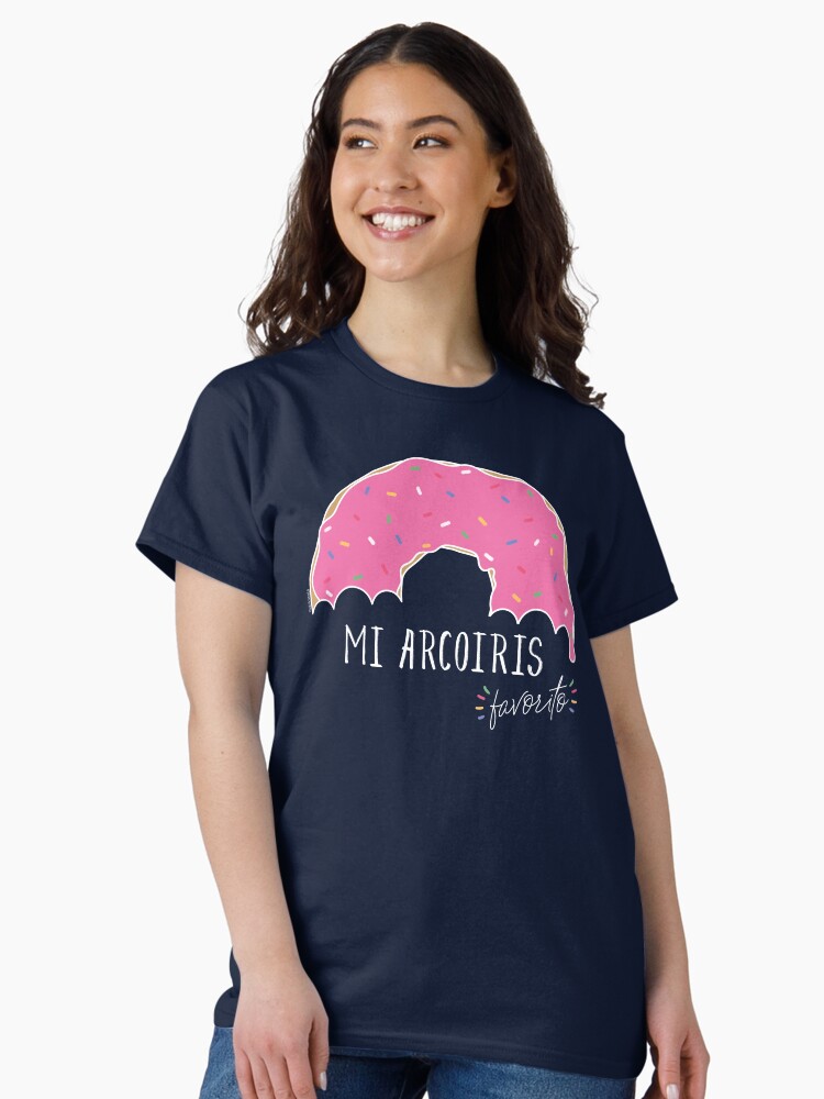 Imagen 2 de 7, Camiseta clásica con la obra Mi arcoiris favorito - fondos oscuros, diseñada y vendida por Nutricienta.