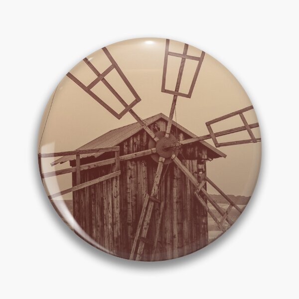 Artikelvorschau, Colourbox Old wooden windmills at ethnographic ... entworfen und verkauft von Patternsonly.