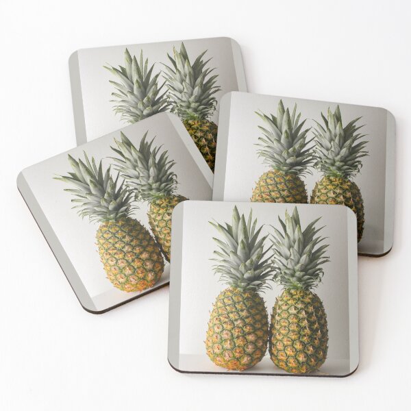 Aperçu de l'œuvre Deux ananas côte à côte créée et vendue par OneCreativePup.