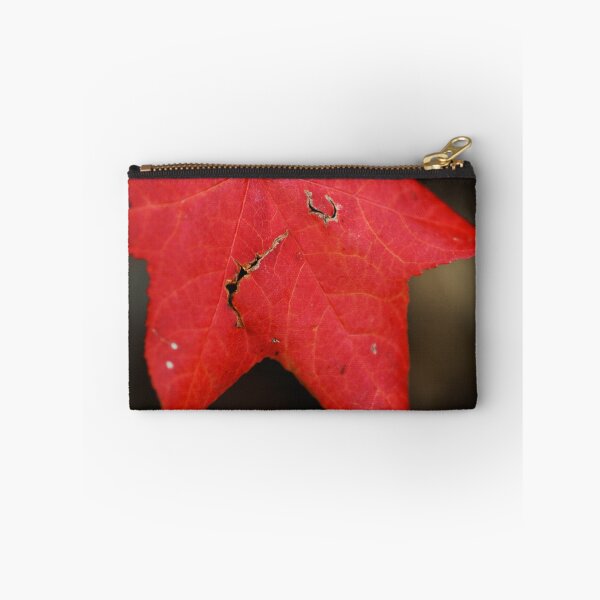 Artikelvorschau, Rich N Red Drama Leaf entworfen und verkauft von Joy Watson - Natural Light Photography .