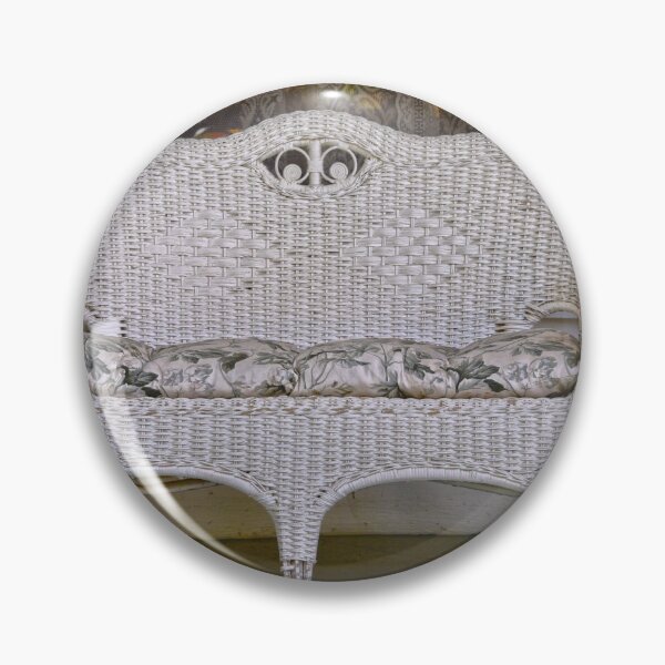 Artikelvorschau, Vintage Wicker Liebessitz entworfen und verkauft von Catherine Sherman.