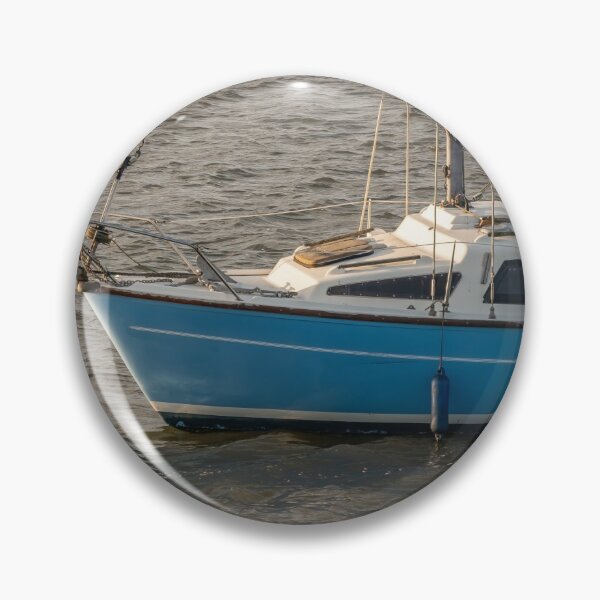 Artikelvorschau, Vorderseite eines Segelboots, Wells-Next-The-Sea entworfen und verkauft von yackers1.