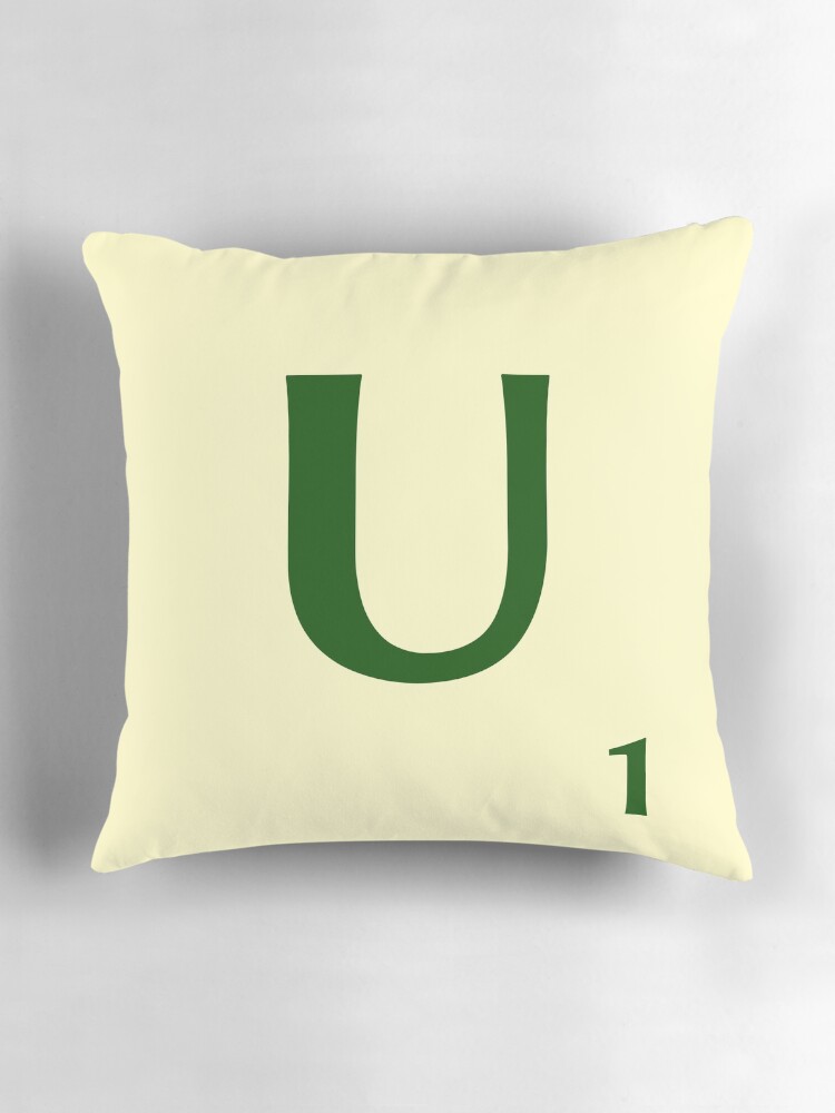 Imagen 3 de 4, Cojín con la obra Ficha de Scrabble de la U de 1 punto, diseñada y vendida por fgrdisseny.