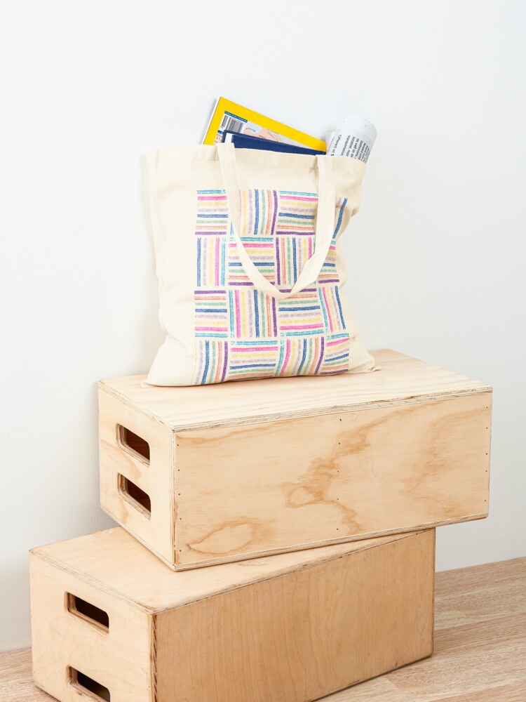Imagen 4 de 5, Bolsa de tela con la obra Rapport líneas color 1, diseñada y vendida por Sintes.