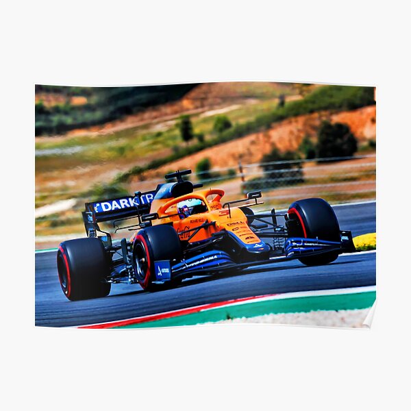 Daniel Ricciardo en course lors du Grand Prix du Portugal 2021 à Portimão Poster