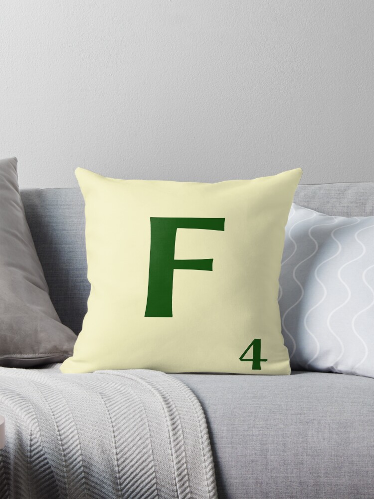 Imagen 1 de 4, Cojín con la obra Ficha de Scrabble de la F de 4 puntos, diseñada y vendida por fgrdisseny.