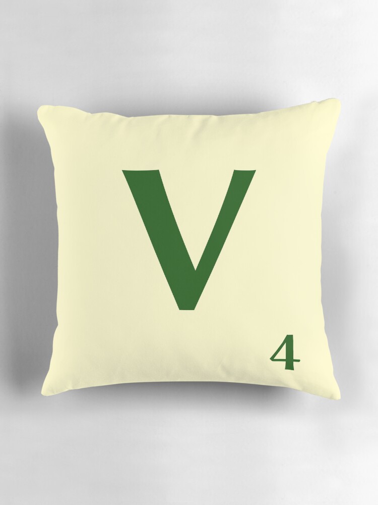 Imagen 3 de 4, Cojín con la obra Ficha de Scrabble de la V de 4 puntos, diseñada y vendida por fgrdisseny.