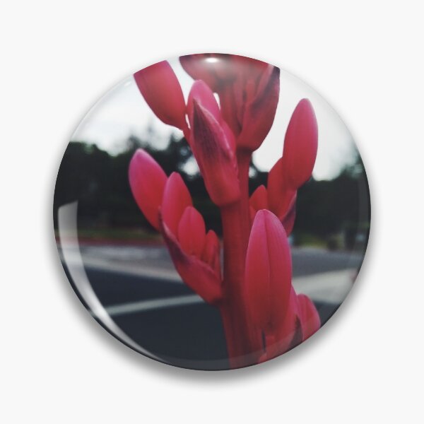 Artikelvorschau, Urban Red Yucca Blumen entworfen und verkauft von homotropic.