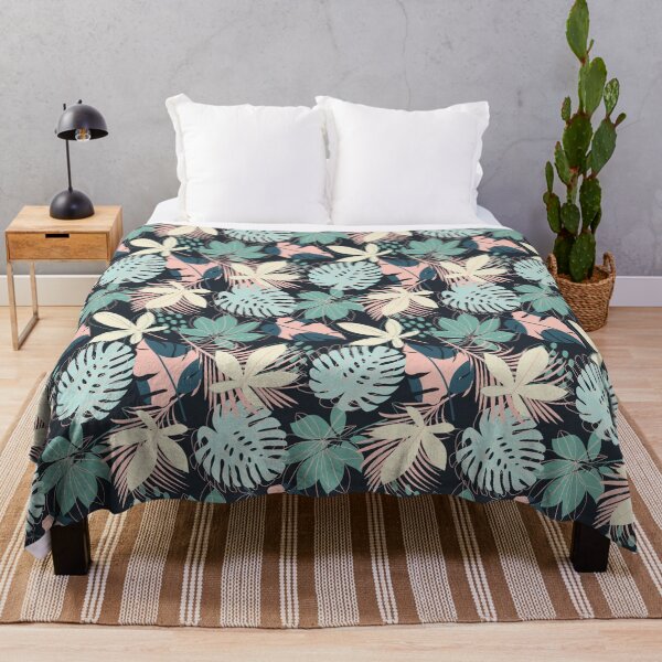 Artikelvorschau, Summer Floral Patterns : Get Ready for Summer with Stylish Floral Designs! entworfen und verkauft von ArthurYosh.