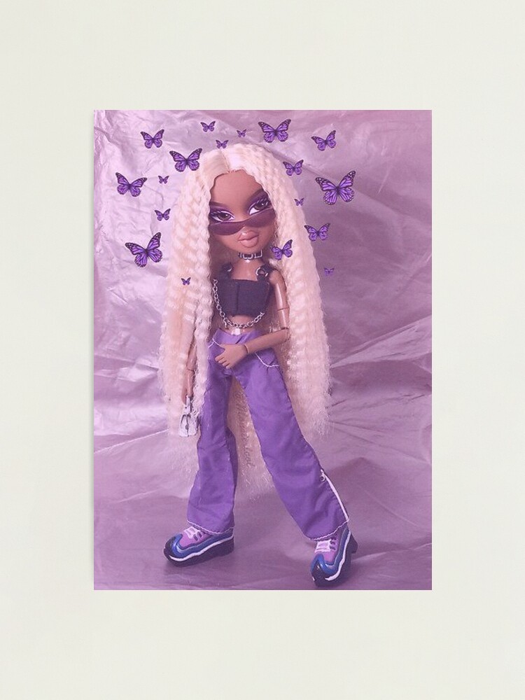 Planet y2k 🫧 Futuristic Sasha I painted for @_bworldz_ ✨ . . . . . . #bratz  #bratzdoll #bratzchallenge #bratzmakeup #bratzdolls #b