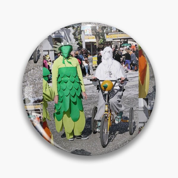Item preview, r2820/ Finition 2021 - 25  Légende du Carnaval - 2017 /  " Un Géant et étrange Tournesol et son titi ! "   (c)(h) Olavia-Olao Okaio Créations designed and sold by o.okaïo.