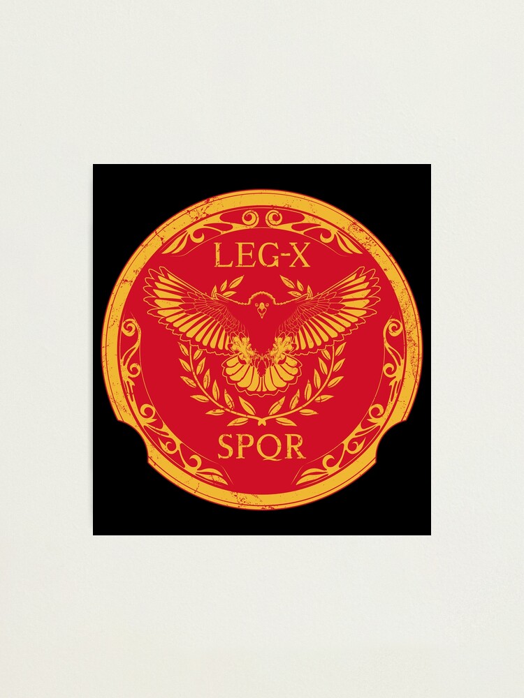 Lámina fotográfica «SPQR Legio x Águila romana» de NicGrayGraphic |  Redbubble