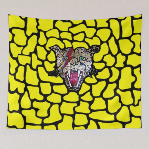 Artikelvorschau, Street Walking Cheetah auf gelb entworfen und verkauft von mickwarkcup.