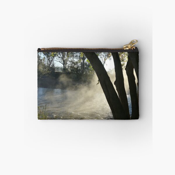 Aperçu de l'œuvre Misty River créée et vendue par ShazAWatkins.