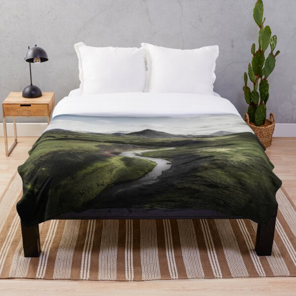 Aperçu de l'œuvre Islande - Montagne et vallée fluviale créée et vendue par Artificialx.