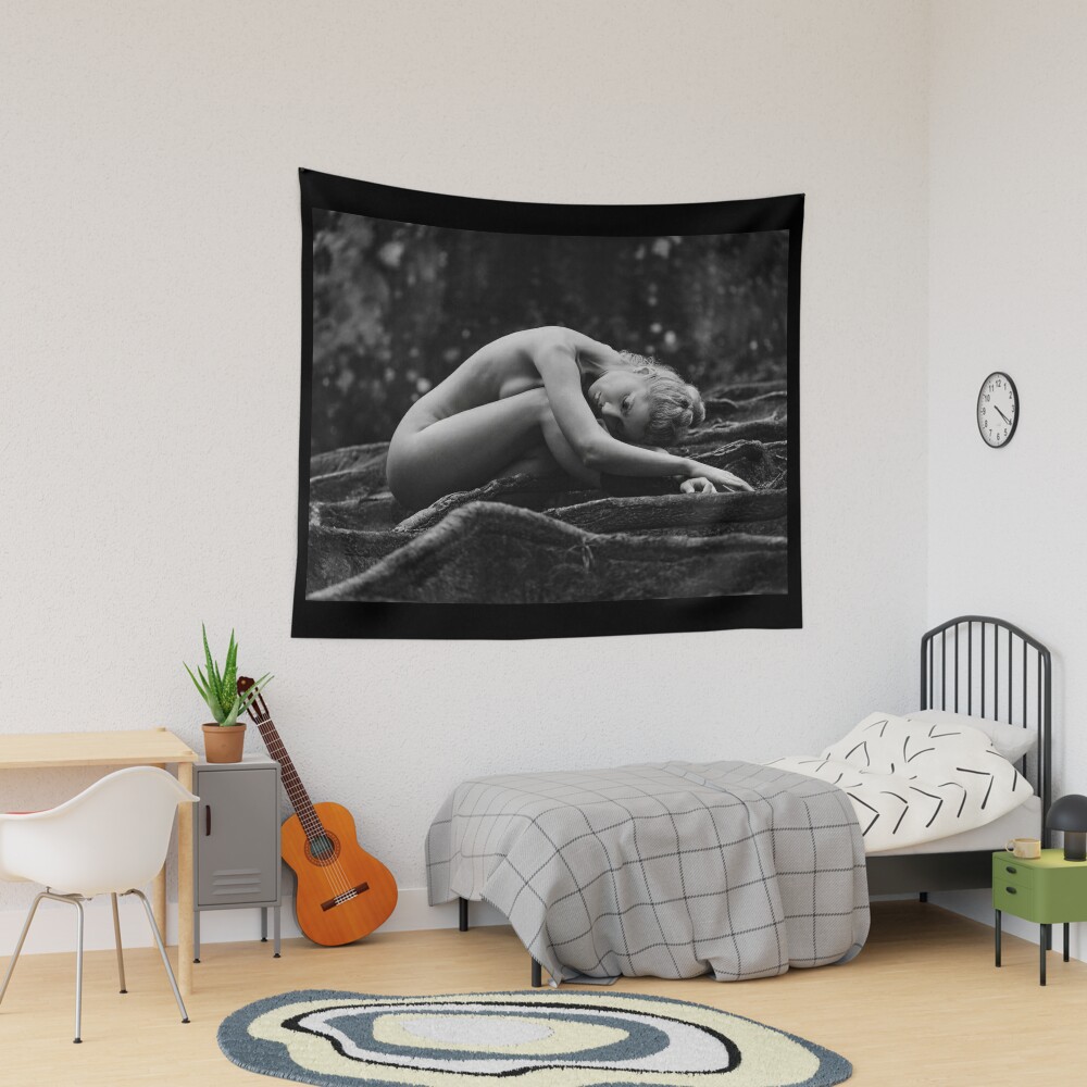 Wall Art print MXI31891 Nude woman lying on tree roots in a forest curled