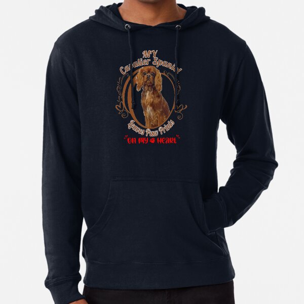 Vista previa del artículo con la obra «Diseño de huellas de patas del dueño del perro Cavalier Spaniel en mi corazón», diseñado y vendido por fantasticdesign.