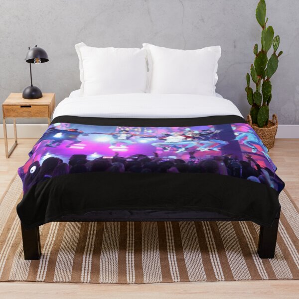 BTS costume design Throw Blanket