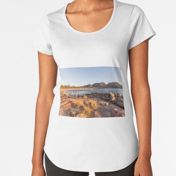 Coles Bay Beach , Tasmania Premium Scoop T-Shirt
