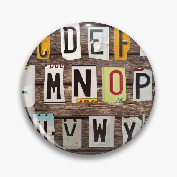 Aperçu de l'œuvre Alphabet de plaques d'immatriculation créée et vendue par Delphimages Art.